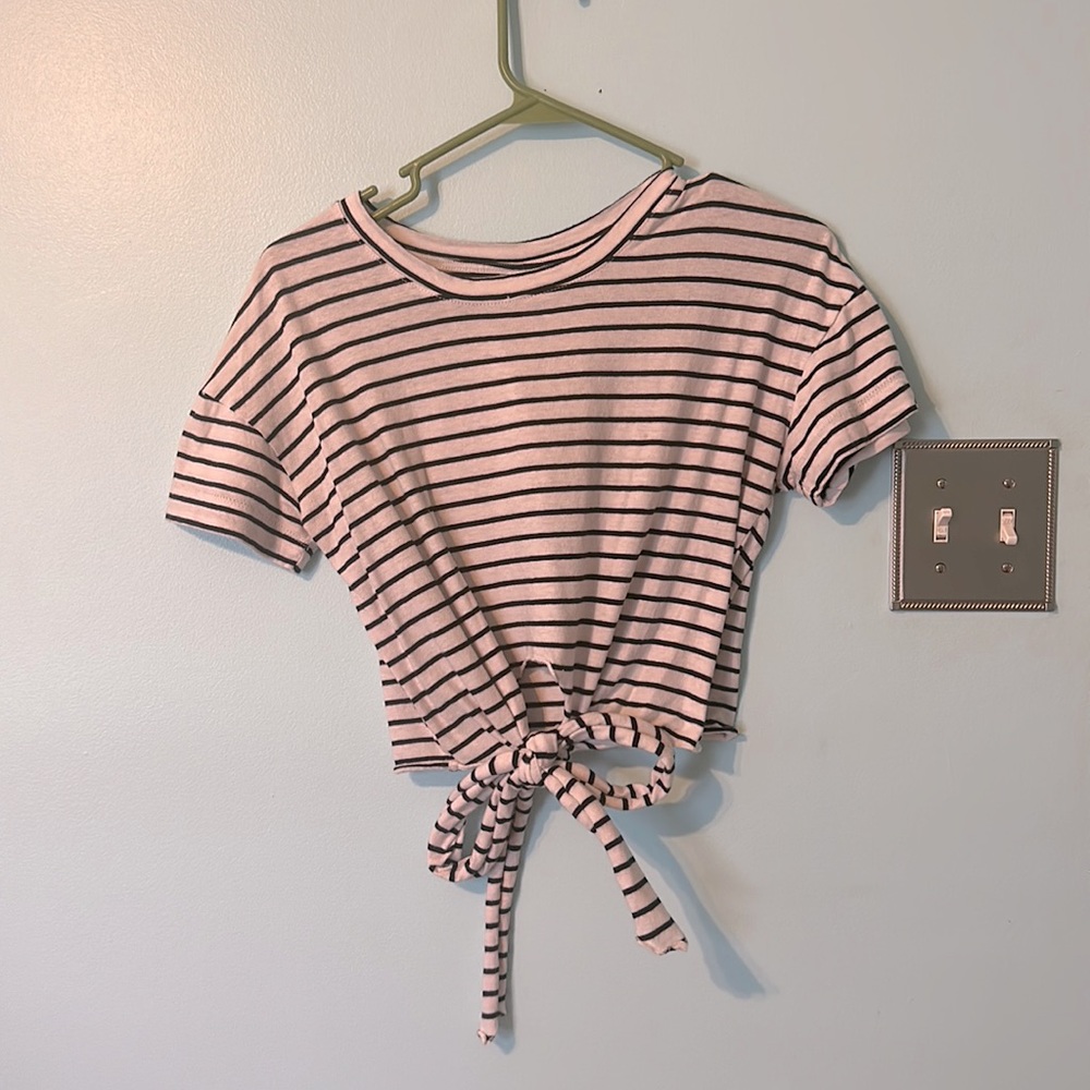 Xhilaration | Black + Beige T-shirt